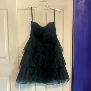 WHITE HOUSE/BLACK MARKET SILK SEMI-FORMAL DRESS